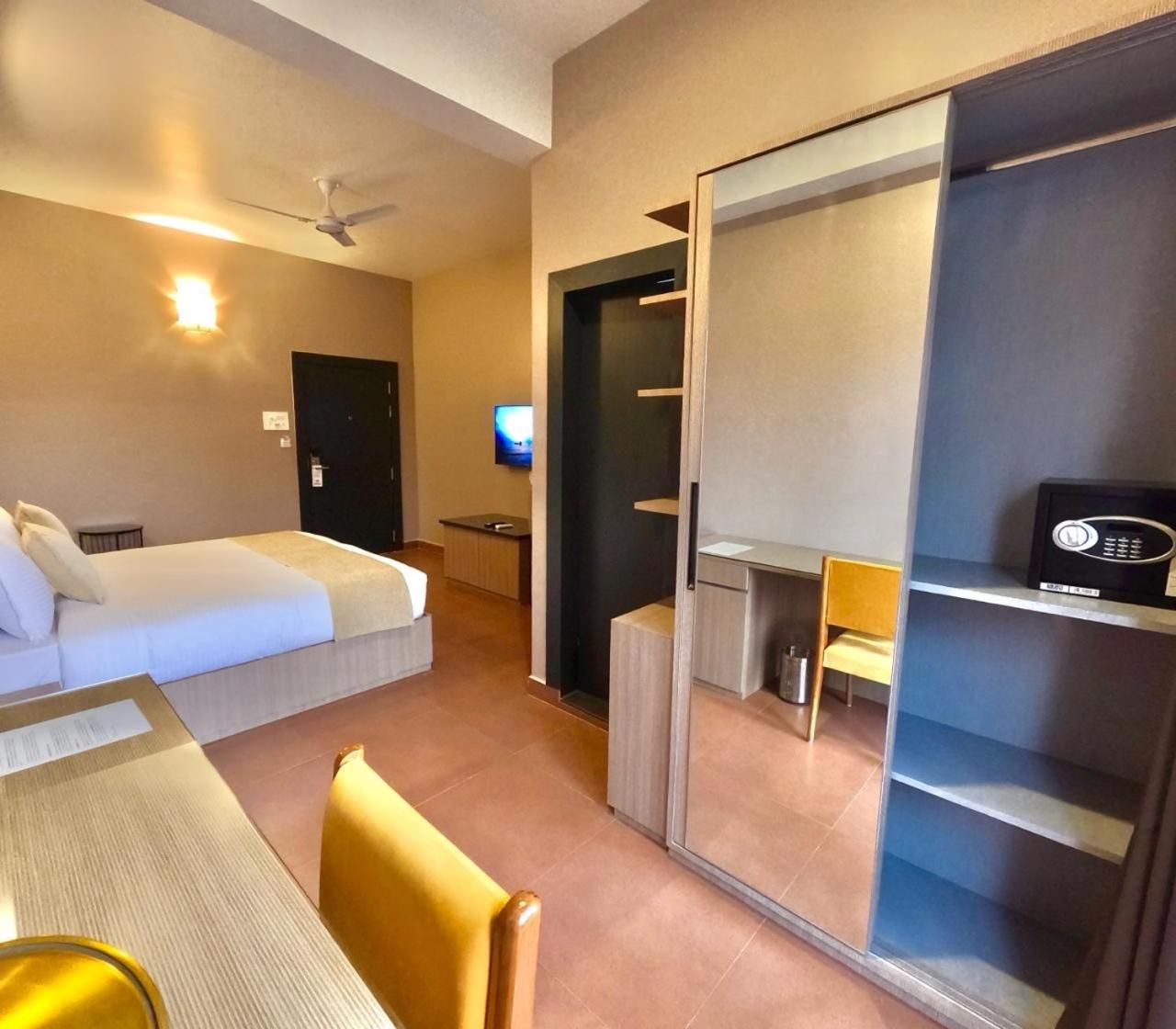 The Dibrugarh Address Hotell Exteriör bild