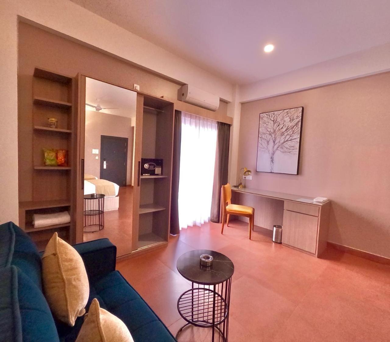 The Dibrugarh Address Hotell Exteriör bild