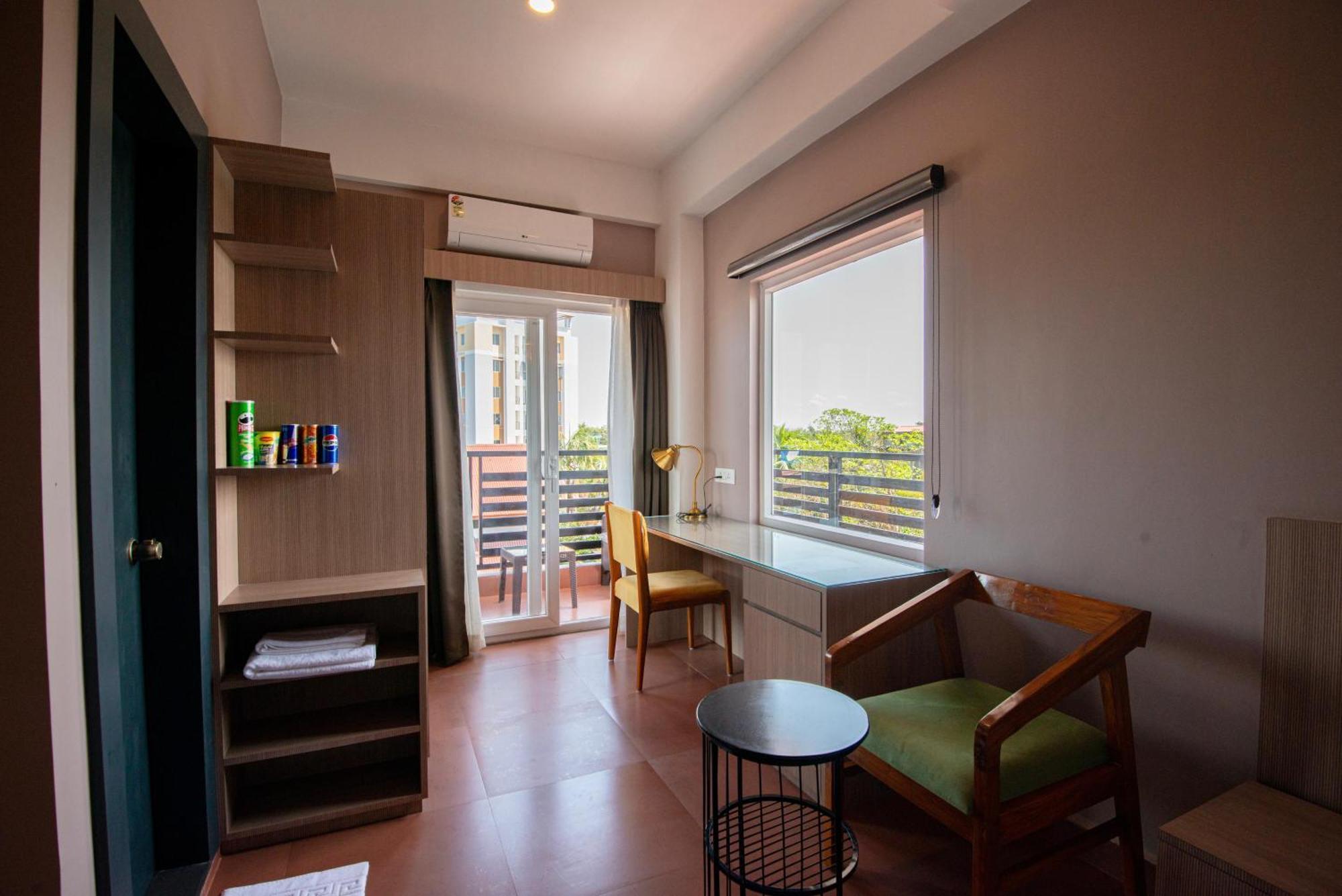 The Dibrugarh Address Hotell Exteriör bild